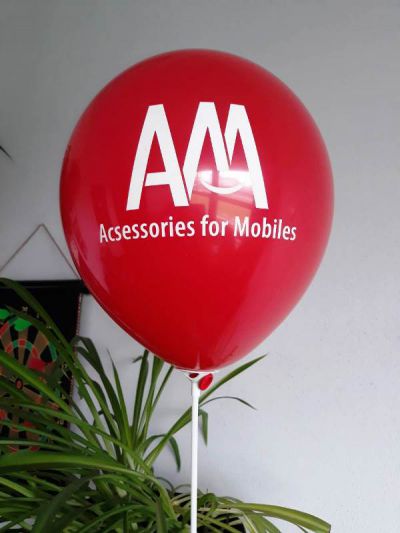 Повітряна кулька з логотипом магазину "AM"