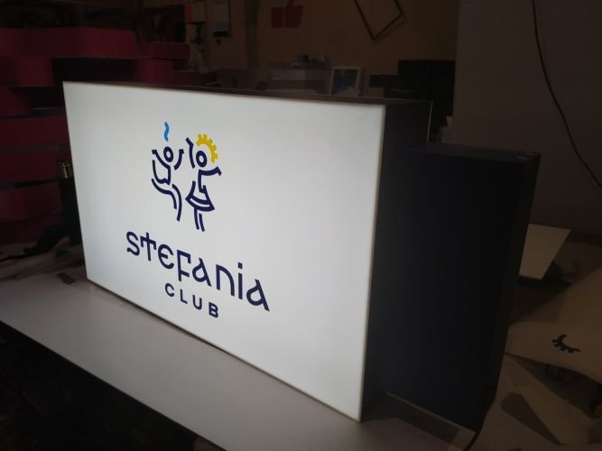 Трендовий лайтбокс для закладу "Stefania"